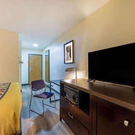 ซูเปอร์ 8 บาย วินด์แฮม เอล โดราโด Hotel เอลโดราโด ภายนอก รูปภาพ